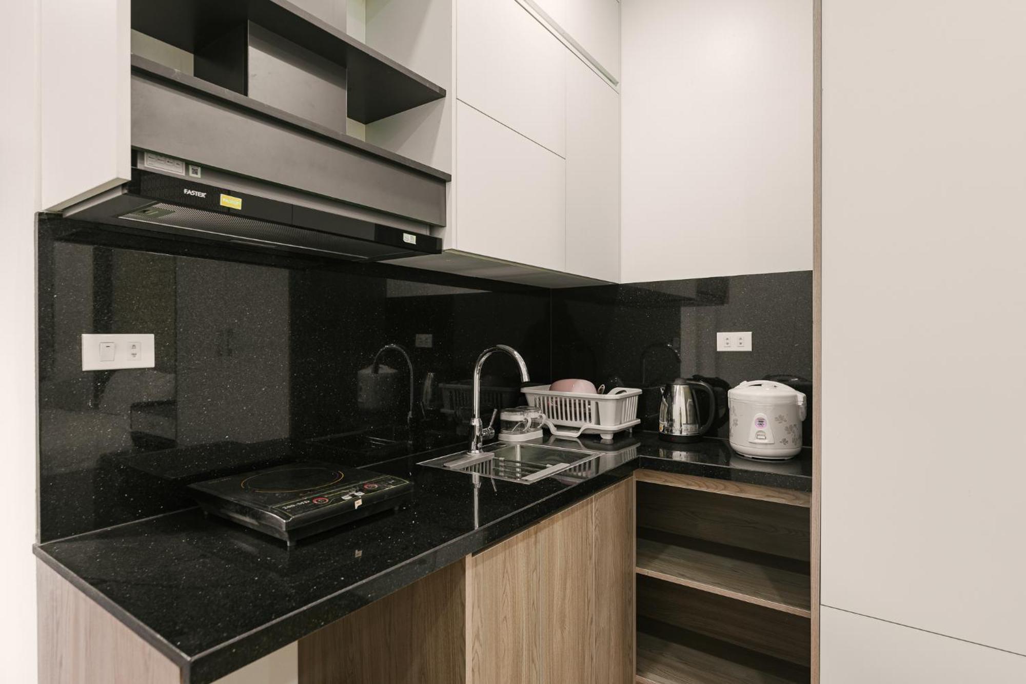 Delapong Hotel And Apartment Ha Noi Hanoi Exterior photo