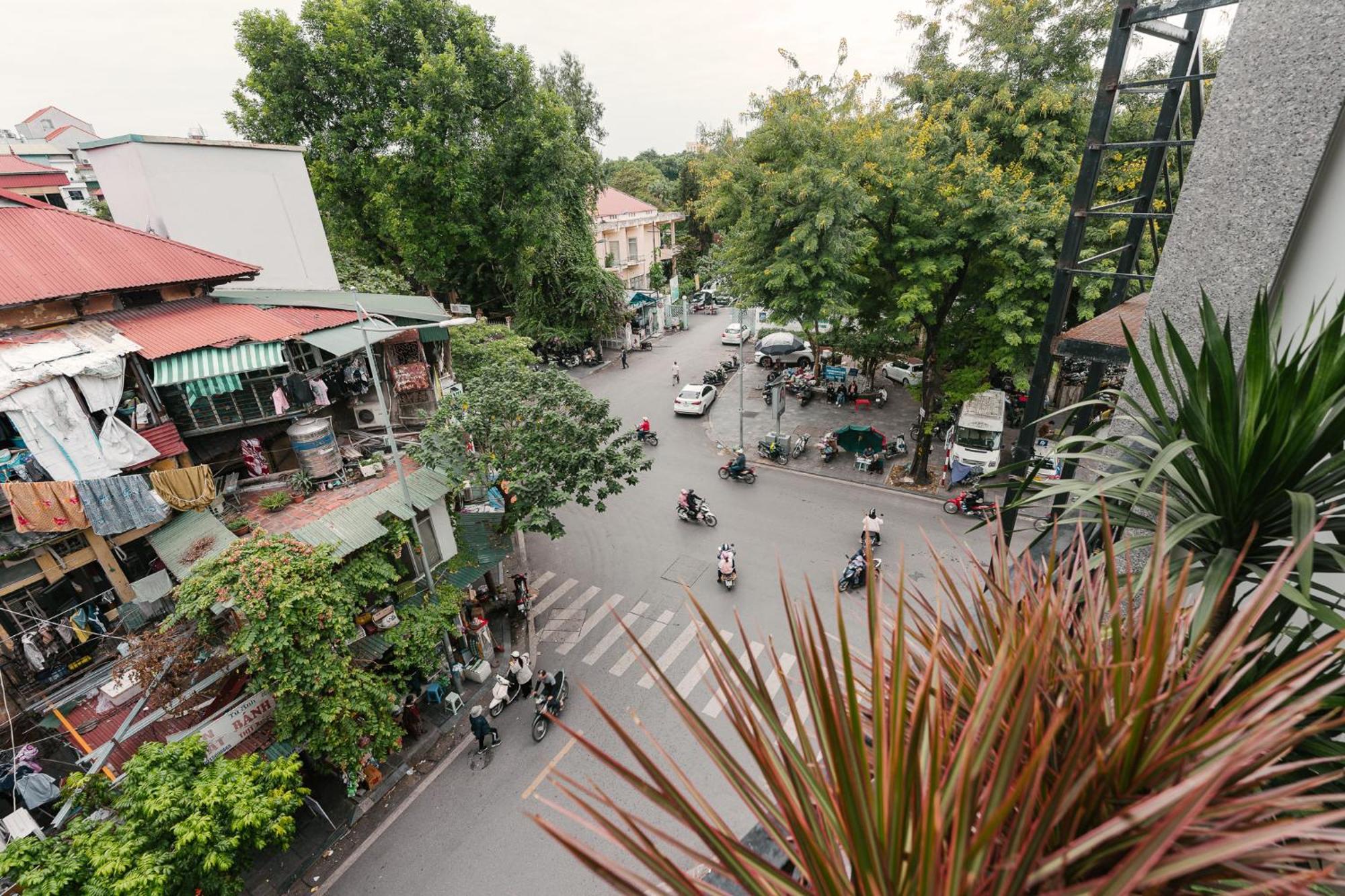 Delapong Hotel And Apartment Ha Noi Hanoi Exterior photo